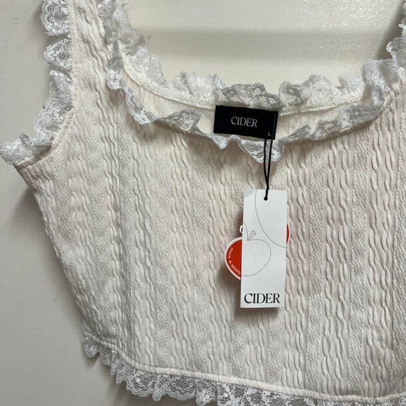 Cider Ivory Solid Lace Trim Cami Tank Top - Picture 4 of 4